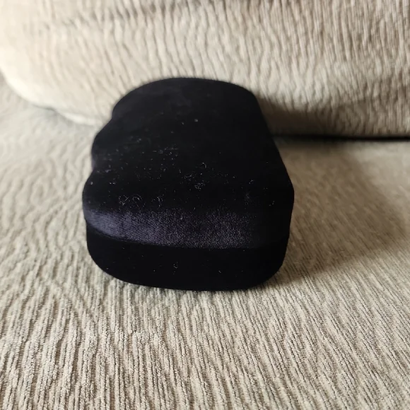 Gucci Black and Grey Eyewear Case Set - Picture 5 of 11